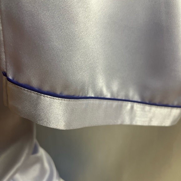 Custom made silk pajama 
Size small - Picture 5 of 6